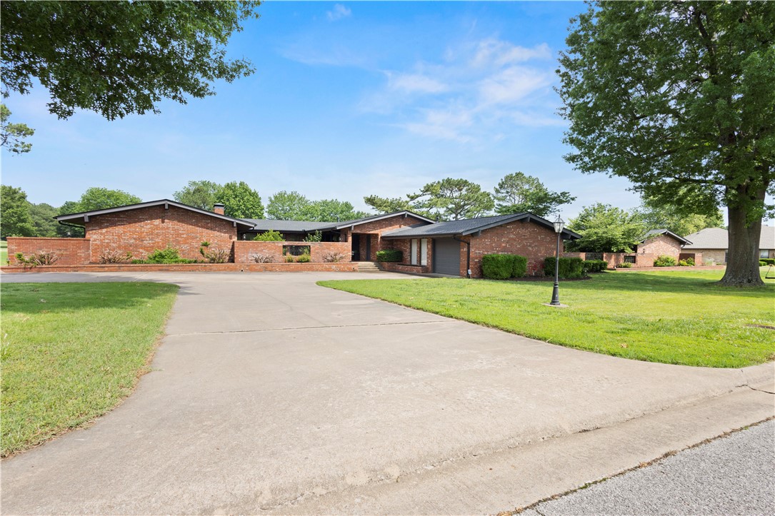 Country Club Estates - Residential