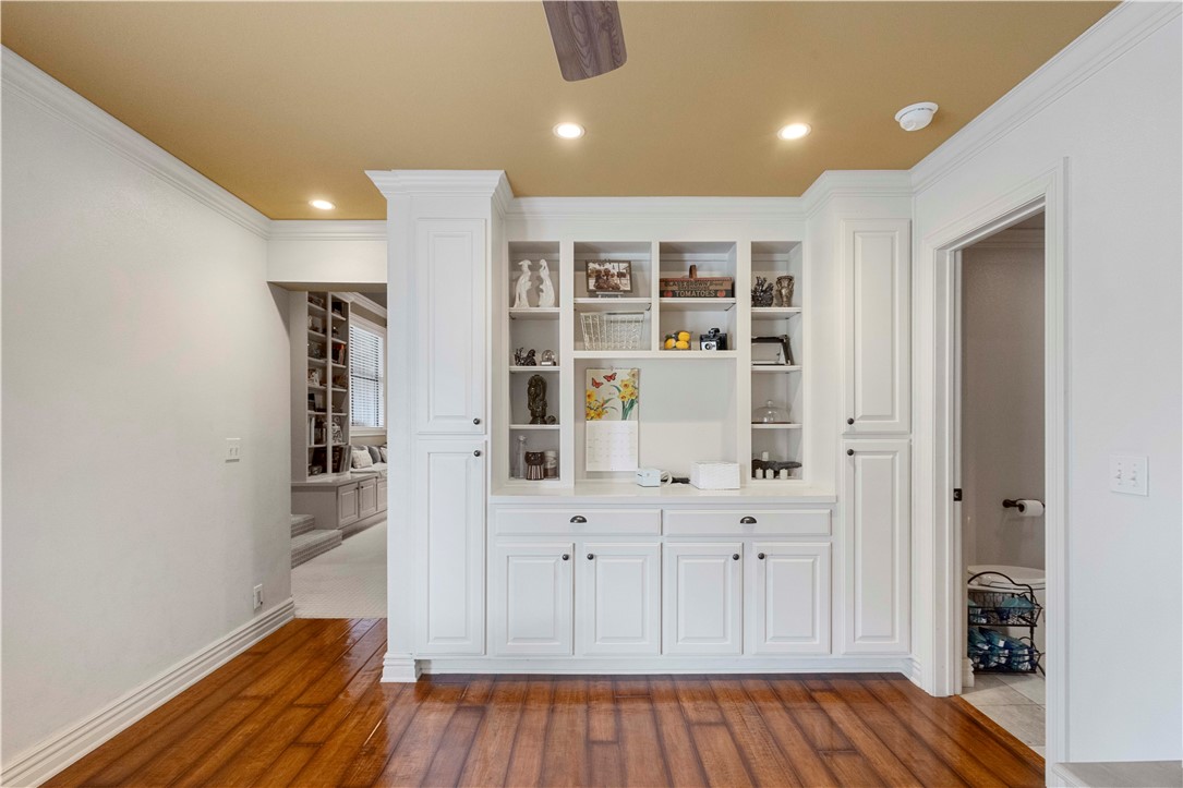 Country Club Estates - Residential