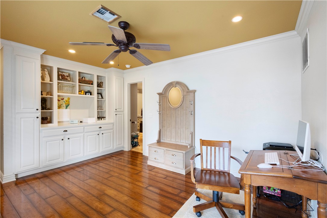 Country Club Estates - Residential