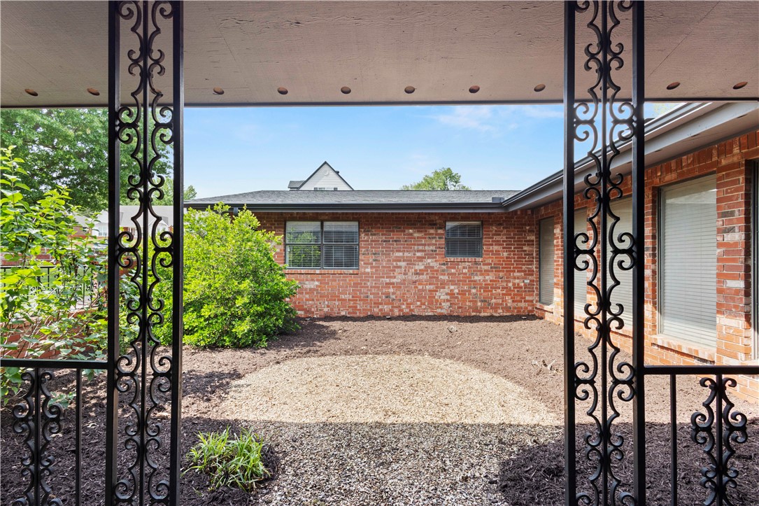 Country Club Estates - Residential