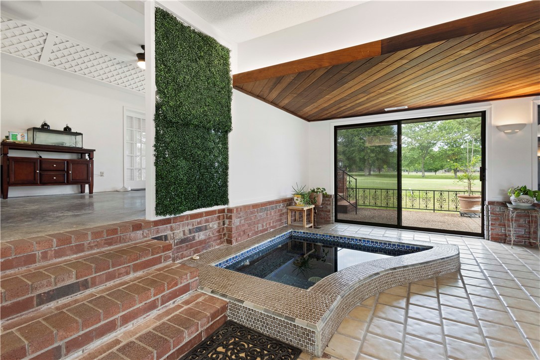 Country Club Estates - Residential