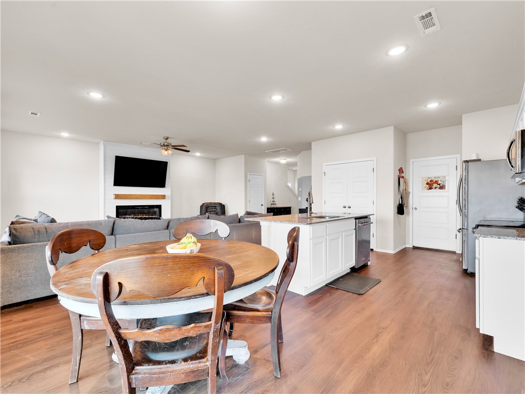 Lakewood Sub Ph Vii Lowell - Residential