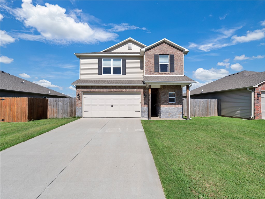 Welcome to this spacious two-story home located in Lakewood Sub on the West side of Lowell. Perfectly positioned for easy access to all of Northwest Arkansas. This 4-bedroom, 2.5-bath home offers a functional layout with all bedrooms conveniently located upstairs, creating a peaceful retreat away from the main living areas.
The main floor features an open-concept living and dining area, ideal for entertaining or everyday comfort. Step outside to the fully fenced backyard that is a dream come true for pet lover with plenty of room to roam, play, or just soak up the sun. The neighborhood includes a community playground and sidewalks perfect for an evening stroll.
Whether you're commuting to Bentonville, Fayetteville, or anywhere in between, this central location makes it easy to enjoy all the amenities, shopping, and events that NWA has to offer.
