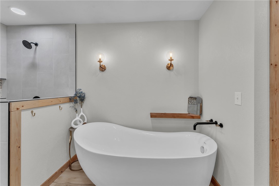 17-18-29-RURAL - Residential