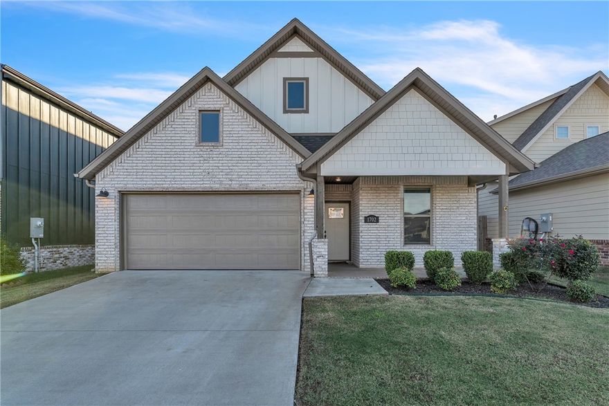 Sellers are  offering $10,000 for closing cost , or rates buy down ! 
Modern style living in the charming subdivision of The Grove. The Grove is located close to shopping, restaurants , and the entertainment district at Pinnacle, seconds to I 49, and right off of Dixieland in Rogers.
4 spacious rooms,. A dedicated home office, ideally near the front of the house for privacy and peace , natural light streaming in from a window. Perfect for productivity!