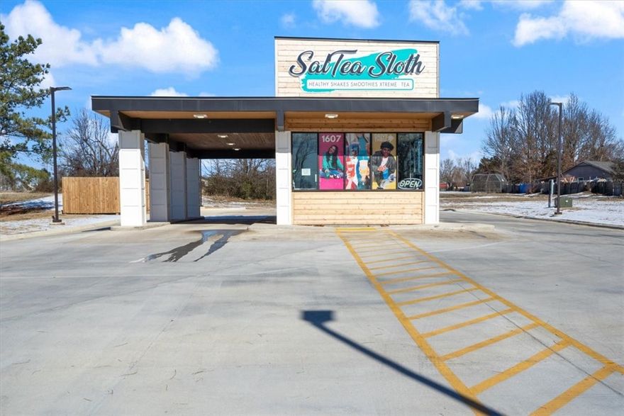Highly visible location in Rogers. Property was constructed in 2024 and is currently operated as a SalTea Sloth.  This listing includes the real estate and, the SalTea Sloth Franchise and all equipment needed to operate the business successfully. This building was designed to be a full time drive through operation with walk-ins.  Steel beam constructed building, TPO roof and inside has polished concrete floor that all give it a modern touch.  Very attractive property in great location in Rogers. Find Franchise information at https://salteasloth.com/pages/franchise?srsltid=AfmBOoqoKhoN3ZM-GG1dTlBtxGXELlhfygx7GgxmN__S81NGFO5_K3s8