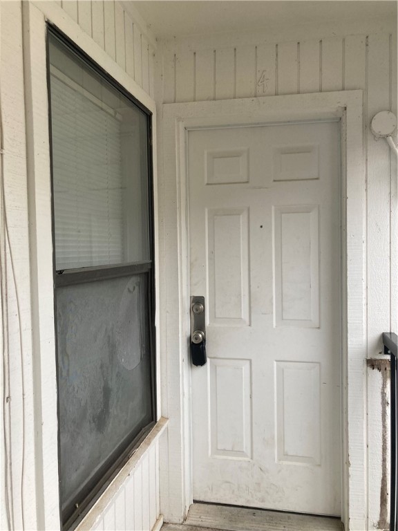 It is a 1 bedroom 1 bath
All appliances are included
There is a no pet policy
The rent is $650 and the security deposit is $650