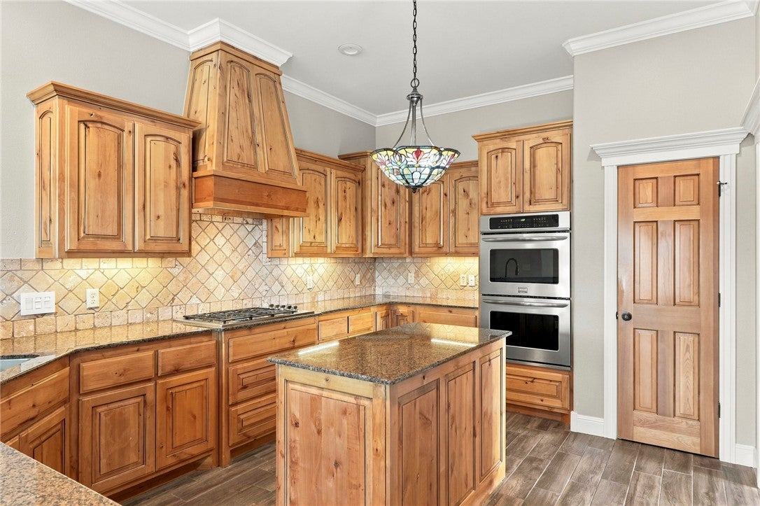 1510 Holmes Court