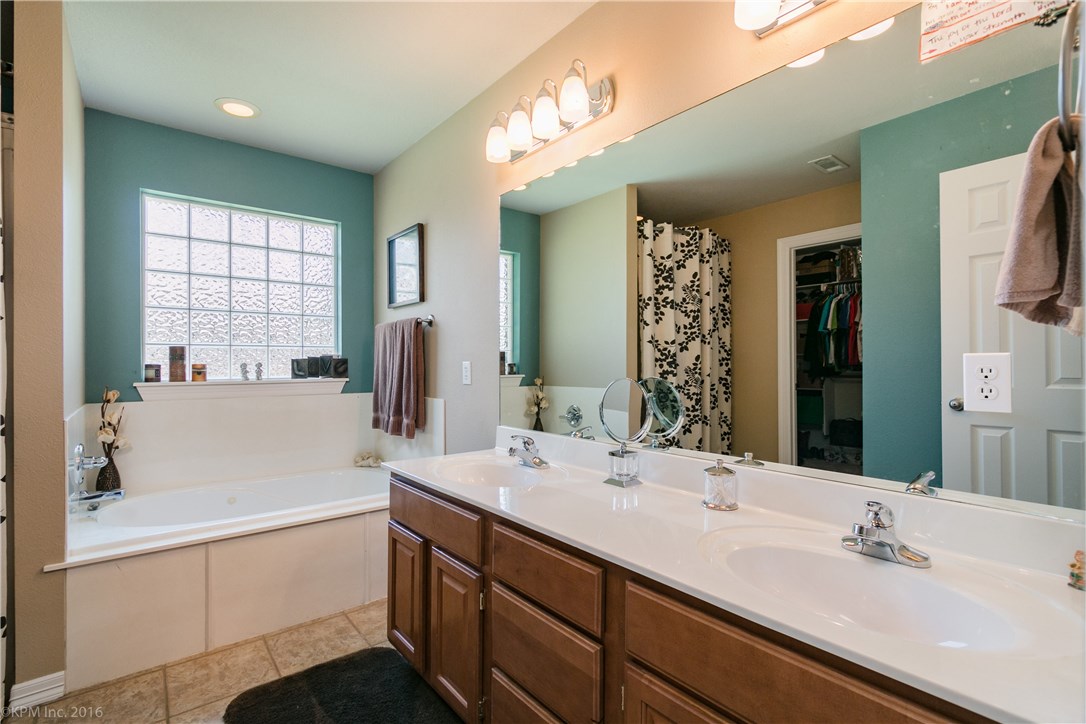 Standing Oaks Sub Blk III Pea Ridge - Residential