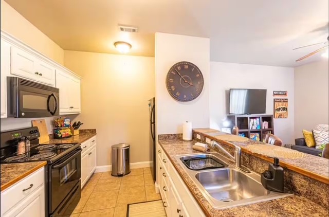 Stadium Centre Cottages Lts 1214 - Residential Lease