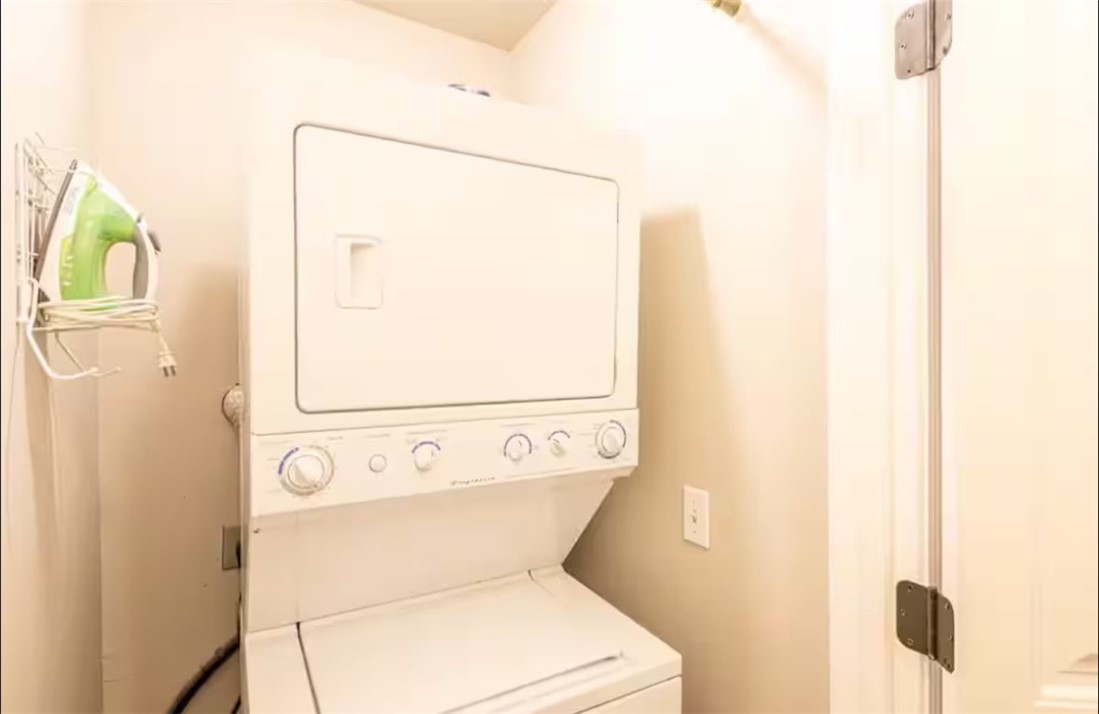 Stadium Centre Cottages Lts 1214 - Residential Lease