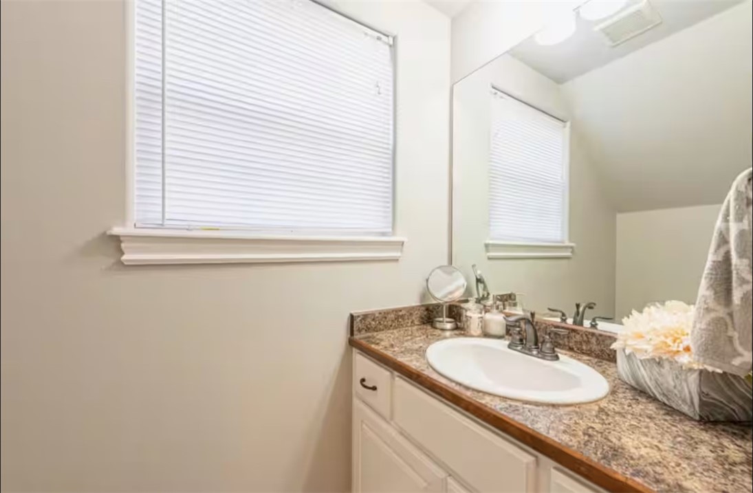 Stadium Centre Cottages Lts 1214 - Residential Lease