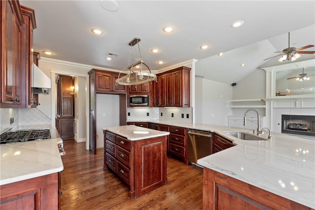 Laurel Crossing Rogers - Residential