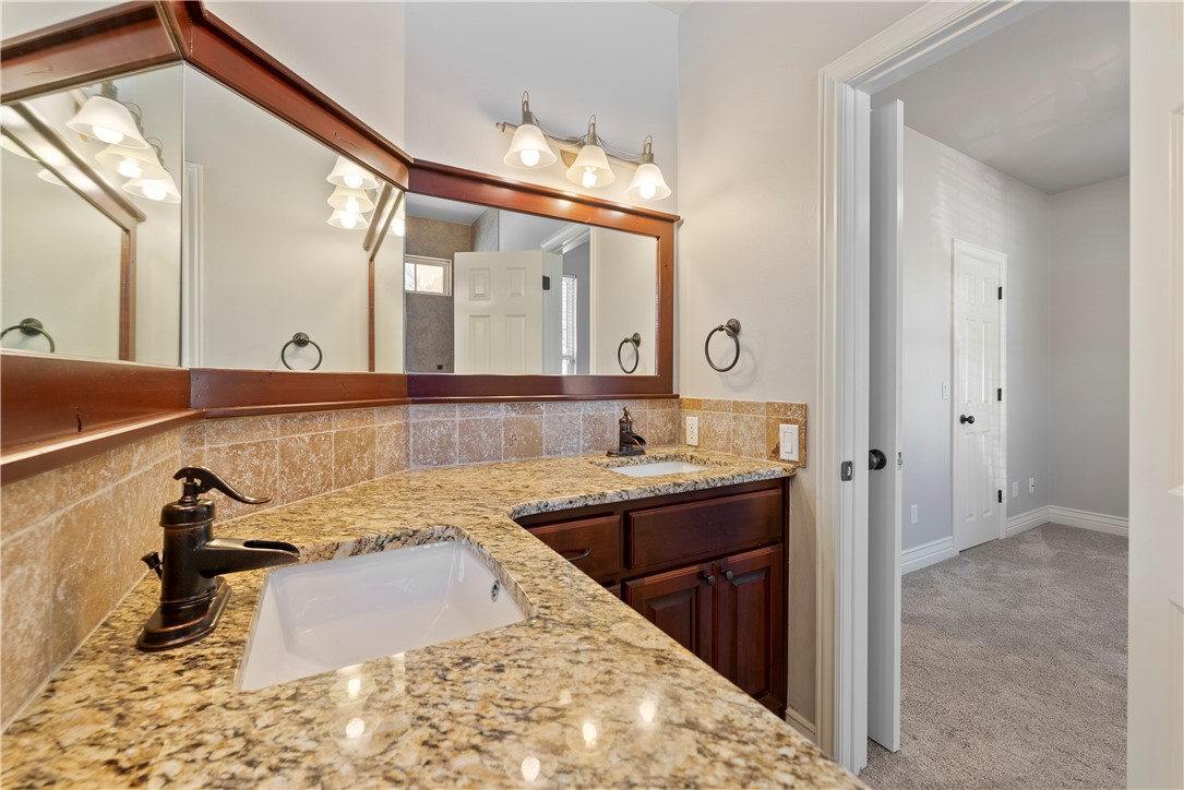 Laurel Crossing Rogers - Residential