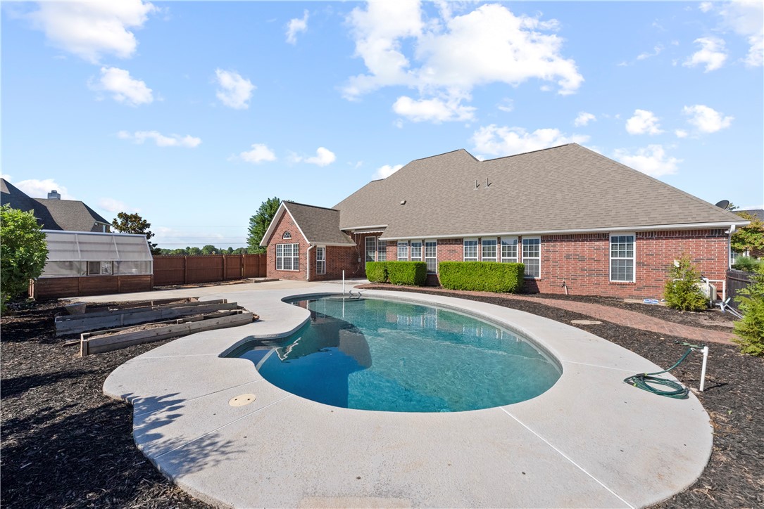 Laurel Crossing Rogers - Residential
