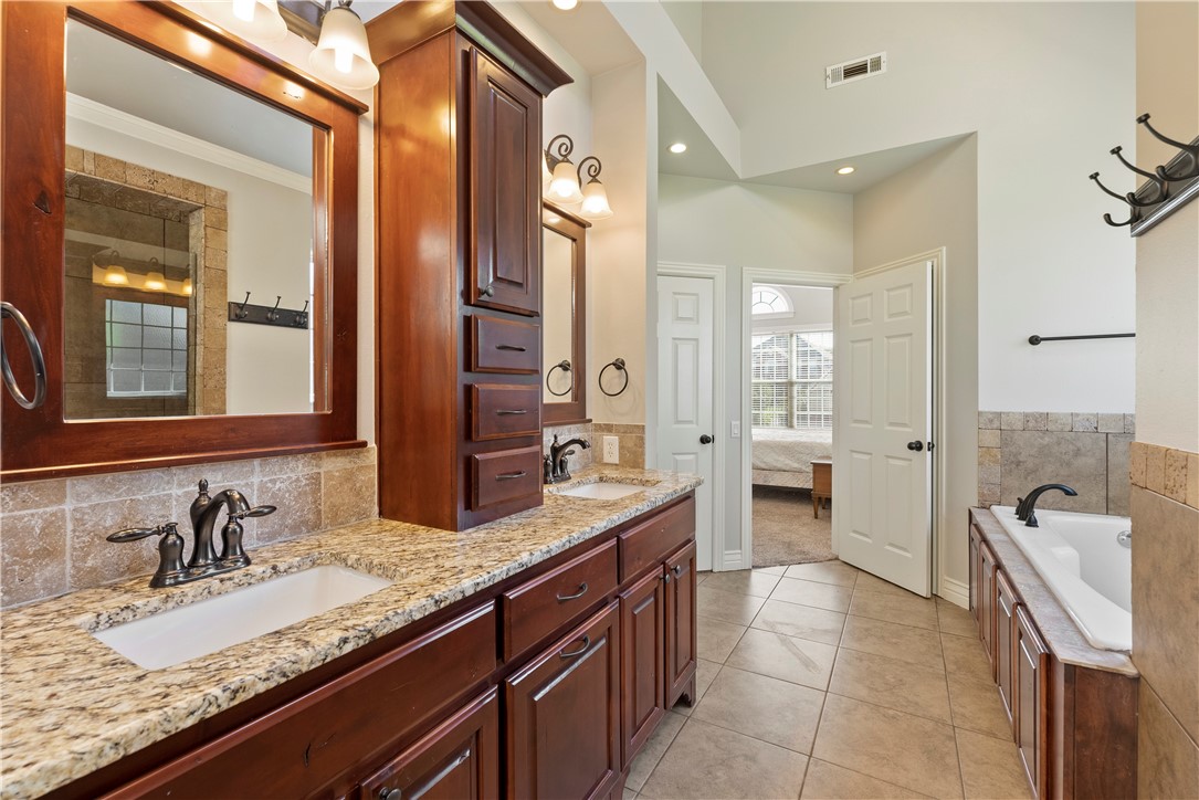 Laurel Crossing Rogers - Residential