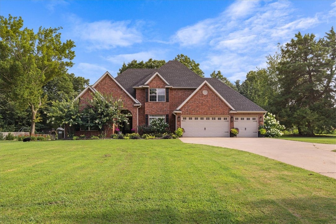 Photo 1 of 34 — 14024 Trinity Way, Gravette, AR 72736