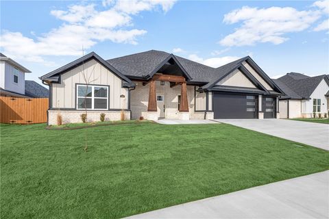 Photo of 400 Bronco Street, Centerton, AR 72719 (MLS # 1335890)