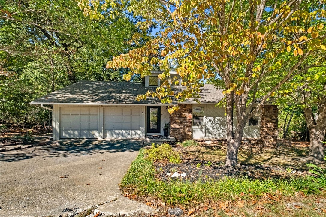 5 Stringer Lane