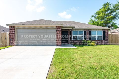 Photo of 400 W Fitchberg Street, Siloam Springs, AR 72761 (MLS # 1343313)