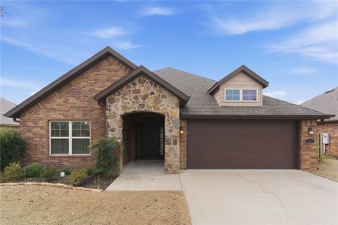 Photo of 3707 Town Vu Road, Bentonville, AR 72712 (MLS # 1331112)