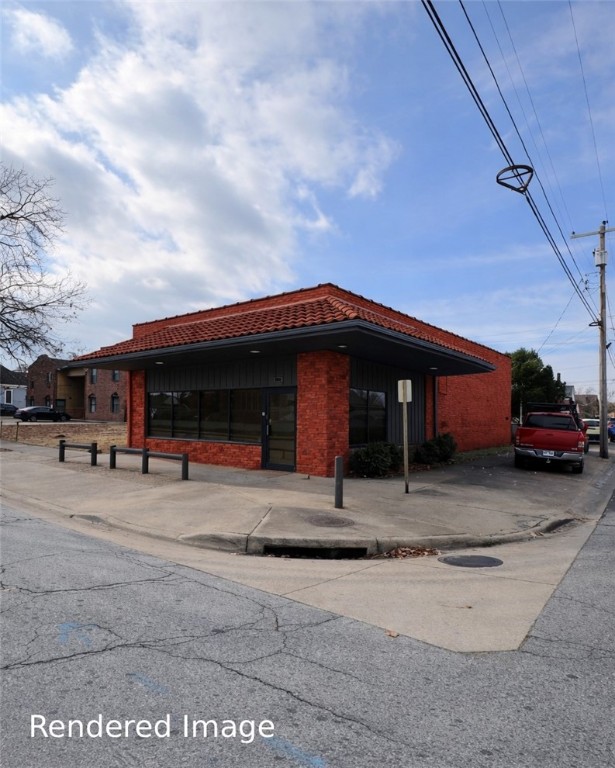 Main image without alt text