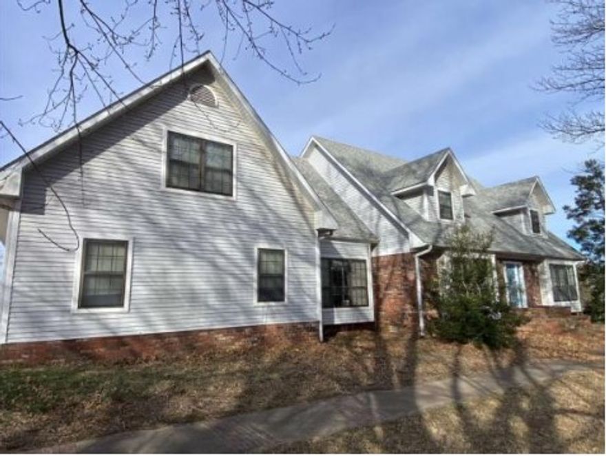 SOLD BEFORE PRINT. Call agent for inquiries.