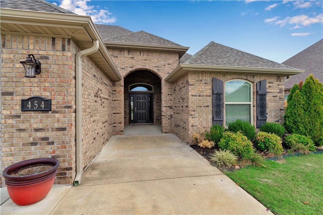 Northwest Arkansas Real Estate | Uptown Real Estate 454 Frizzo Street