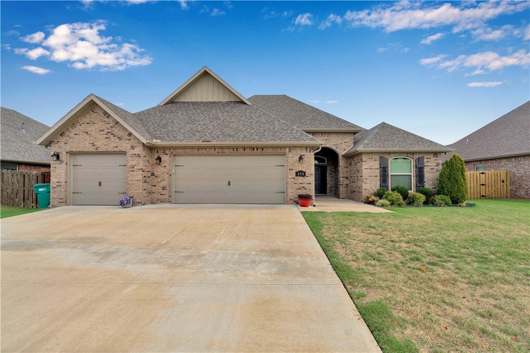 Northwest Arkansas Real Estate | Uptown Real Estate 454 Frizzo Street