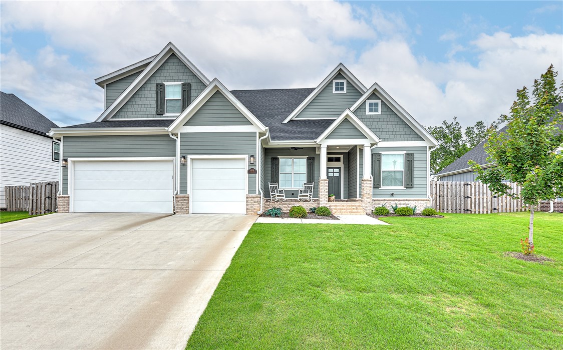 Crescent View Rogers - Residential