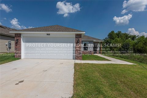 Photo of 968 S Brambling Lane, Fayetteville, AR 72701 (MLS # 1331372)