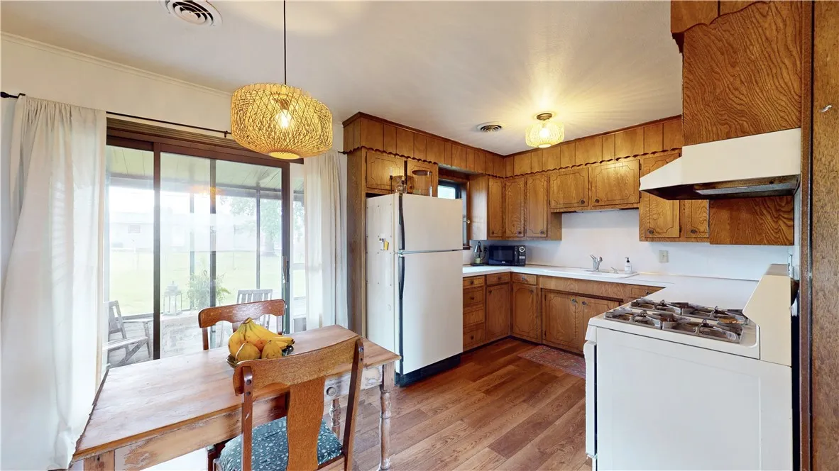 Rogers, Arkansas 72756, United States, 2 Bedrooms Bedrooms, ,1 BathroomBathrooms,Residential,Active,125580