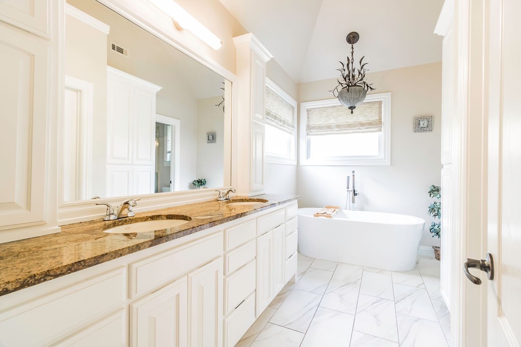 Windsor Manor - Residential