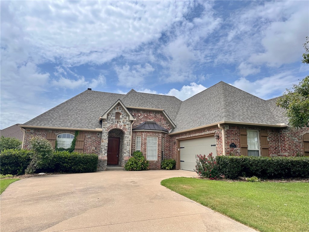 Fantastic 3 BR 2.5 BA home in conveniently located Renaissance Subdivision in Springdale just off Don Tyson close to everything. Split floor plan. New carpet in LR and bedrooms. Granite countertops, real hardwood floors in entry and dining, upscale amenities. Pantry and good sized utility room with washer & dryer included. Covered back patio with privacy fenced yard.