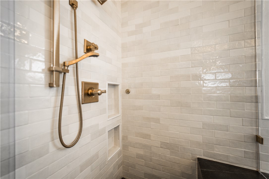 Lexington Sub Rogers - Residential