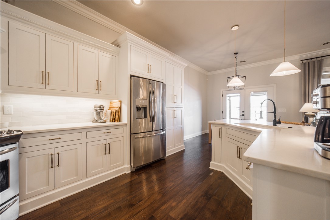 Lexington Sub Rogers - Residential