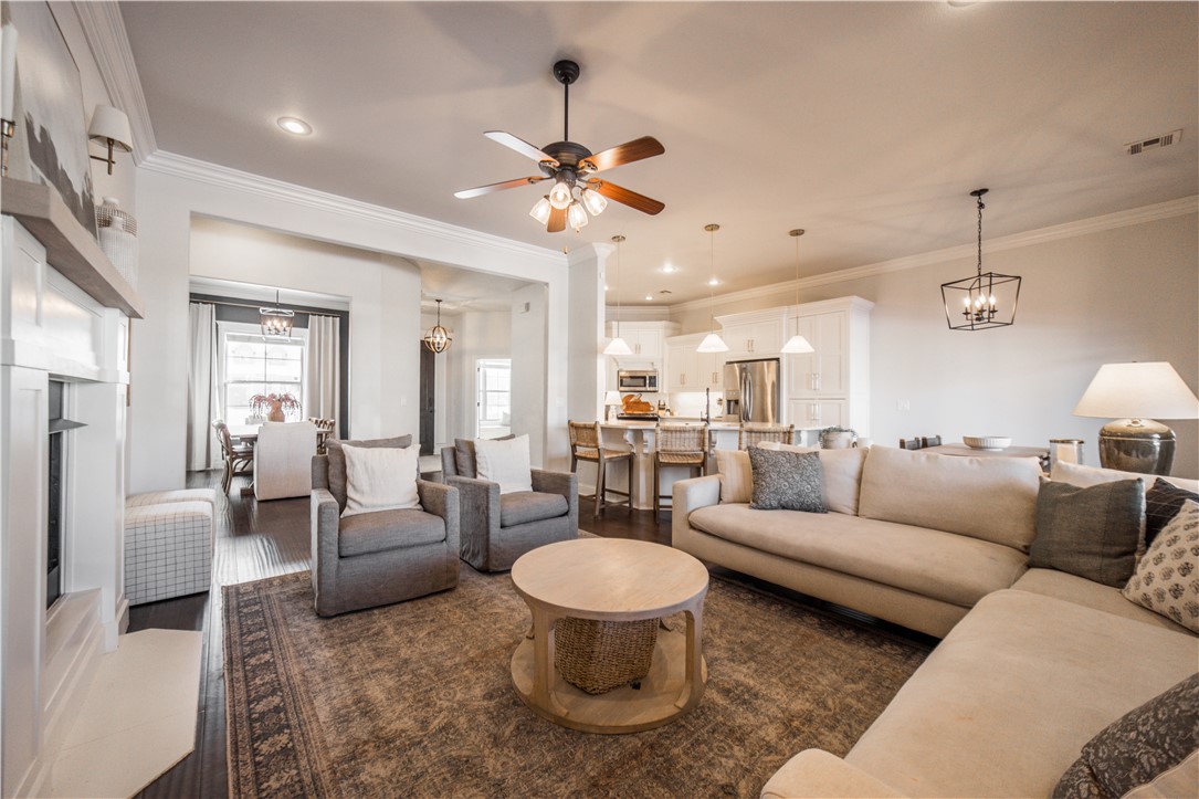 Lexington Sub Rogers - Residential