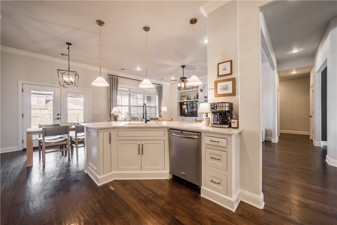 Lexington Sub Rogers - Residential