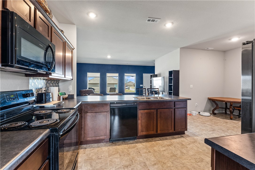 Walnut Hill Sub Ph Ii Pea Ridge - Residential