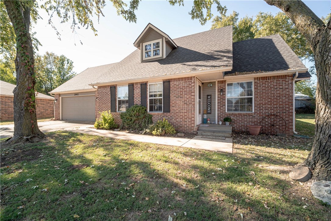 2902 Levi Lane