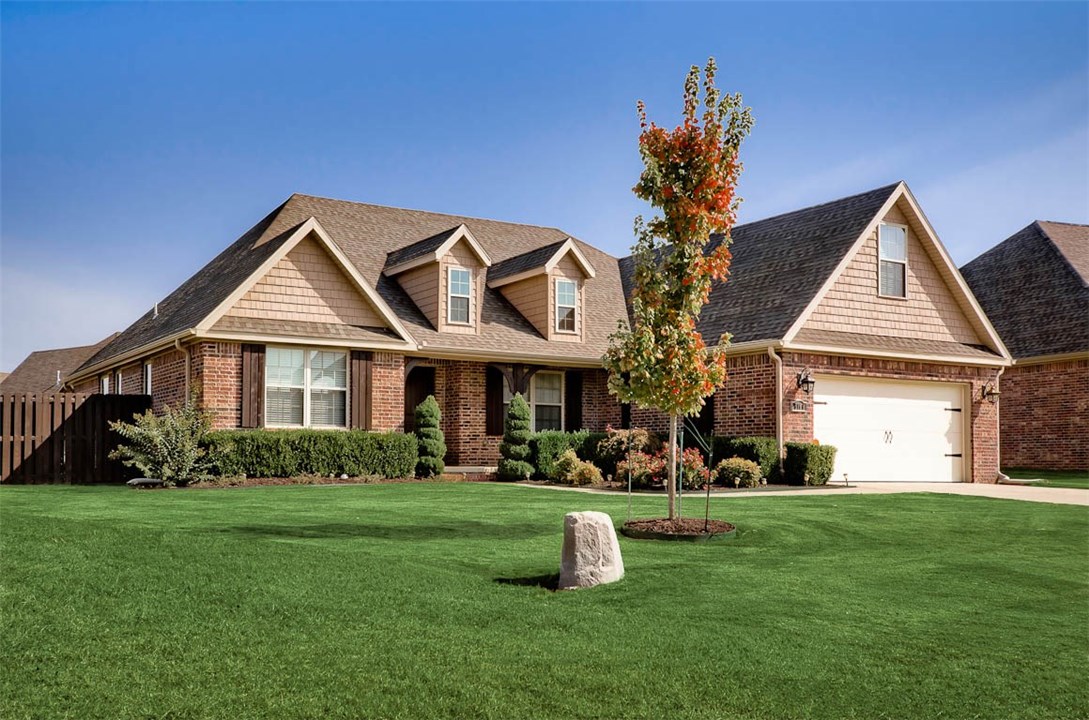 Gorgeous split floorplan home in West Springdale's beautiful Tuscany subdivision. With inviting foyer, 4 bedrooms, bonus room, spacious living, kitchen & formal dining, this home is great for entertaining. Relax on the front porch or the covered back patio overlooking the privacy fenced backyard. Other features include beautiful crown molding & window/door casings, tray ceiling, stainless appliances, dual sinks w/ vanity in master bath, zoned heat & AC, low e vinyl windows, recirculating hot water & more.