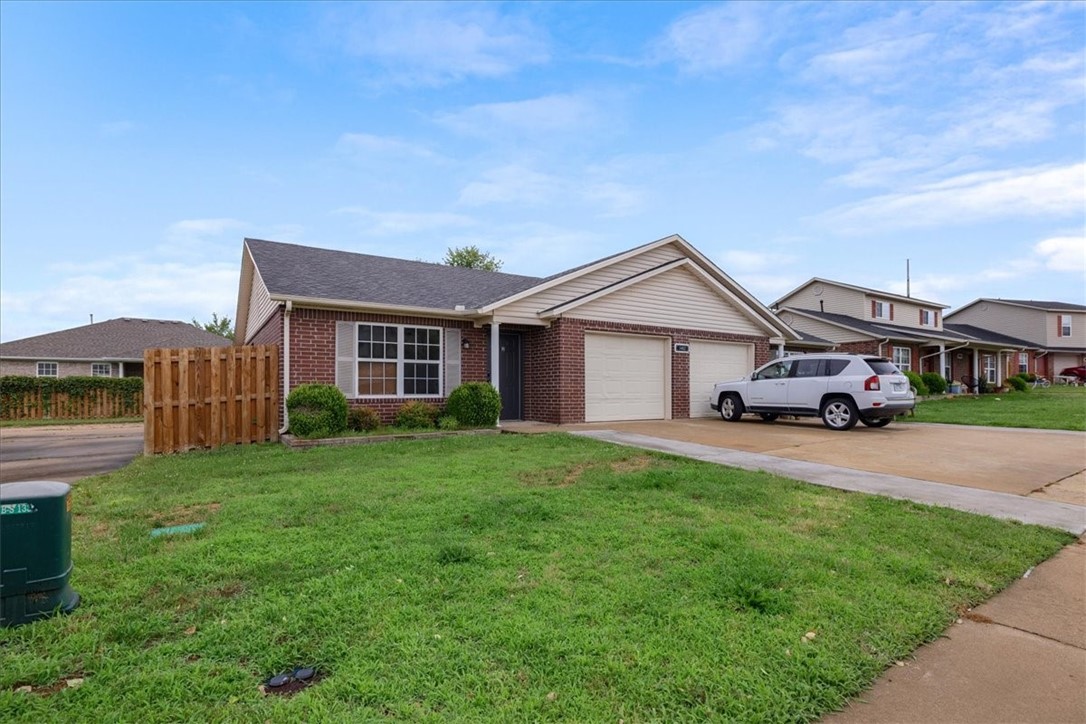 Unit 2 NEWLY REMODELED. Situated just 3 miles from Downtown Bentonville and 4 miles from the new Walmart Home Office Campus, this neighborhood provides unbeatable convenience for homeowners and investors alike. These thoughtfully designed duplexes feature spacious floor plans, making them an excellent choice for both primary residences and investment properties. With Bentonvilleās thriving rental market and continued growth, Carriage Square offers a strong return on investment in a sought-after area. Residents will enjoy easy access to world-class mountain biking trails, top-rated schools, Crystal Bridges Museum, and Bentonvilleās vibrant dining and shopping scene. This property also boasts a brand new roof, and thoughtful upgrades to the property giving it endless upside on rent potential!