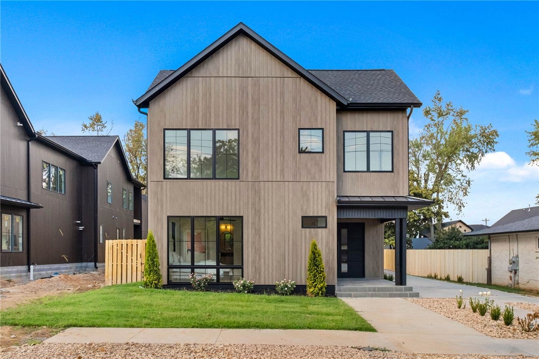 704 NW 7th Street