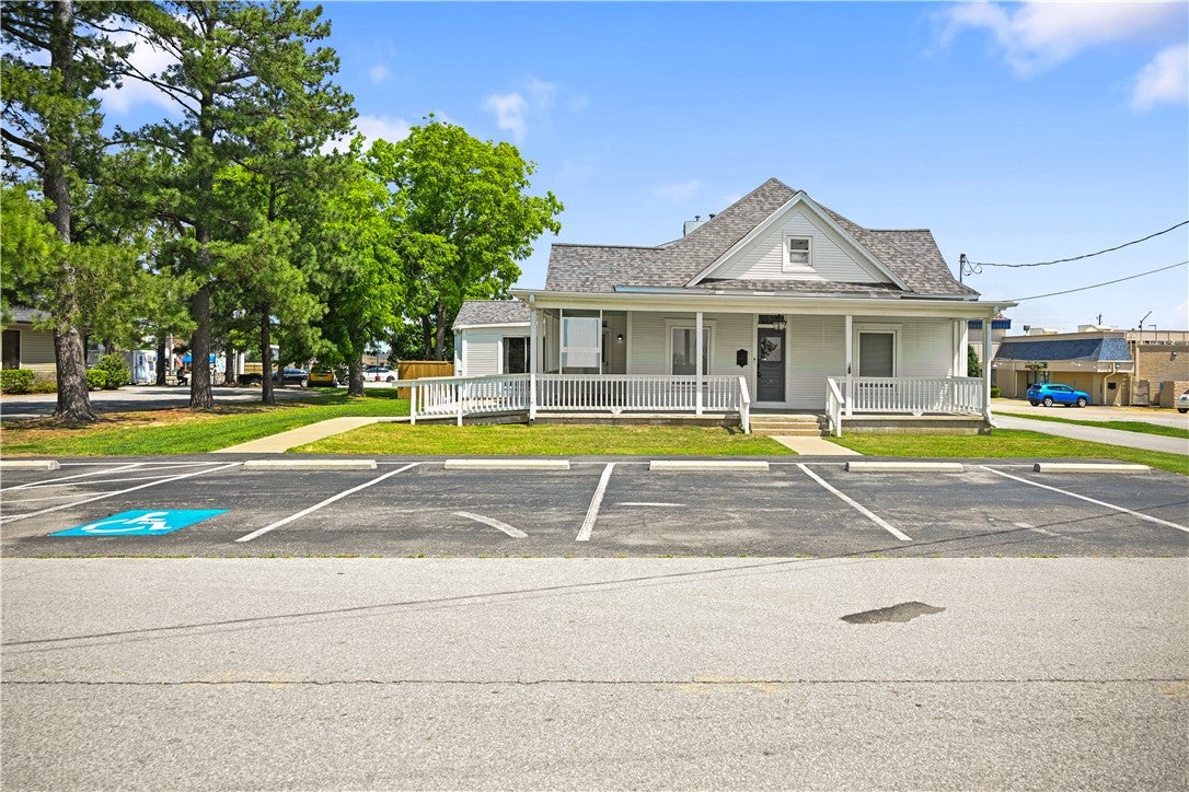 1103 W Elm St, Rogers, AR 72756