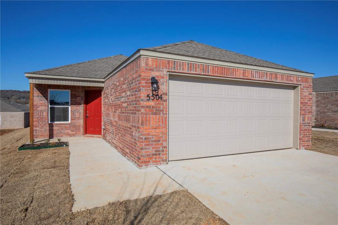 This 3-bedroom, 2-bath home designed for seamless living. Its
open floor plan encourages easy interactions, while the covered entry enhances curb appeal and makes a
stylish entrance. Relax in the spacious living area and savor the inviting eat-in kitchen,
complete with energy-efficient appliances.