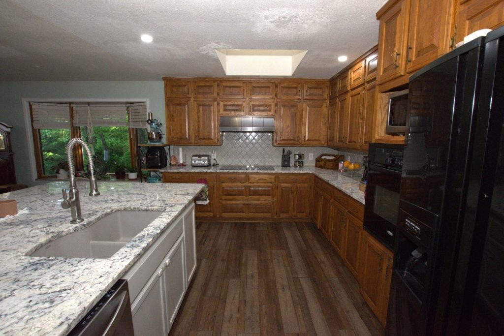 Townhouse Tct 3 A/K/A Drake Court Bvv - Residential