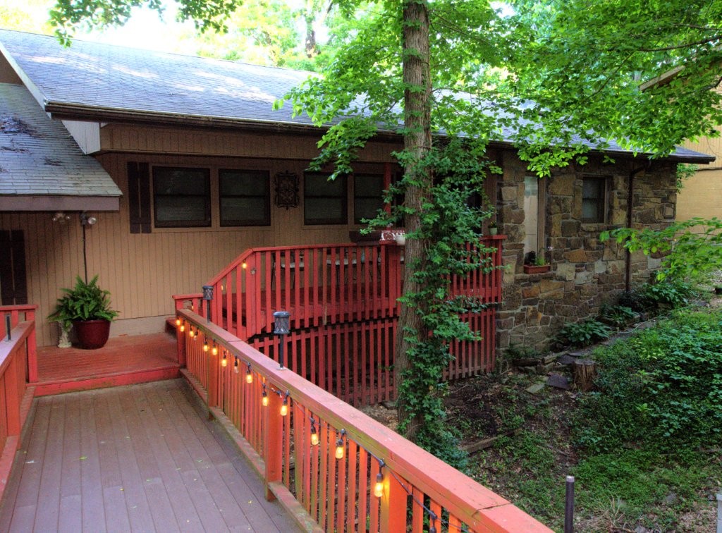 Townhouse Tct 3 A/K/A Drake Court Bvv - Residential