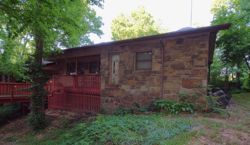 Townhouse Tct 3 A/K/A Drake Court Bvv - Residential