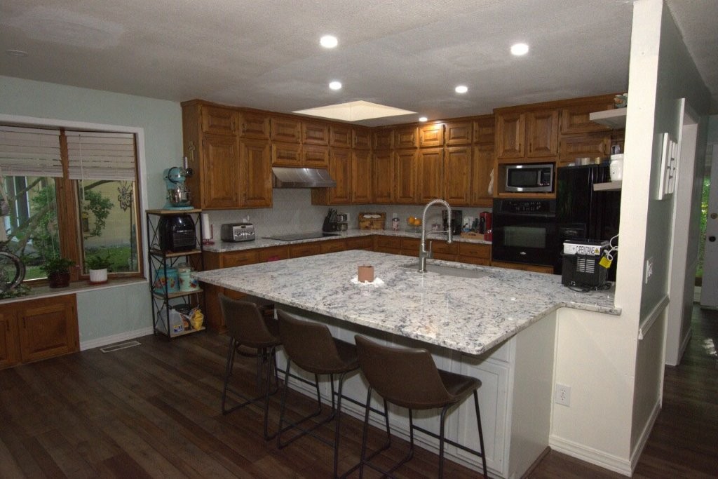 Townhouse Tct 3 A/K/A Drake Court Bvv - Residential