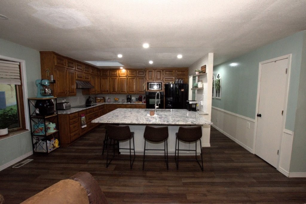 Townhouse Tct 3 A/K/A Drake Court Bvv - Residential